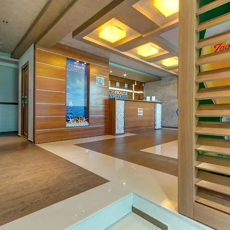 Siena House سوزوبول