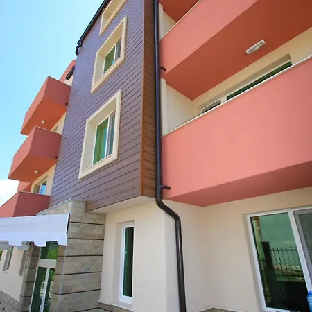 招待所 Siena House 索佐波尔