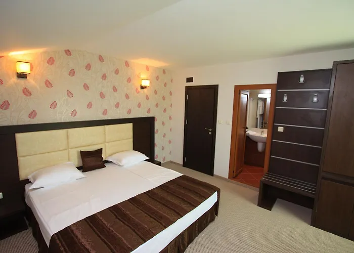 Siena House Къща за гости