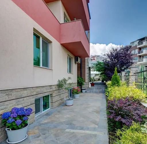 Къща за гости Siena House