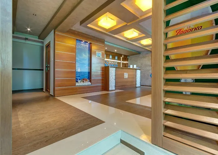 Siena House ソゾポル